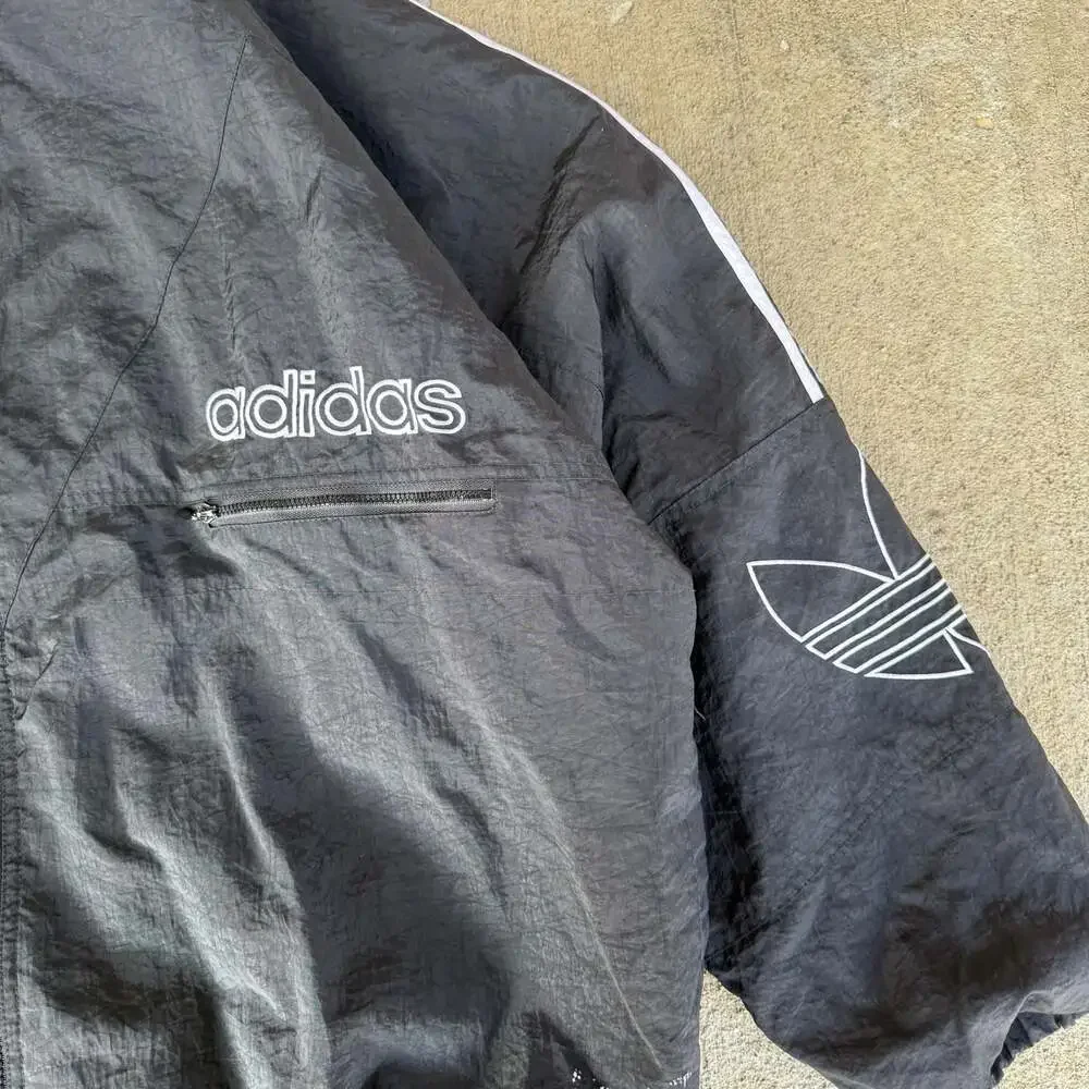 adidas vintage black